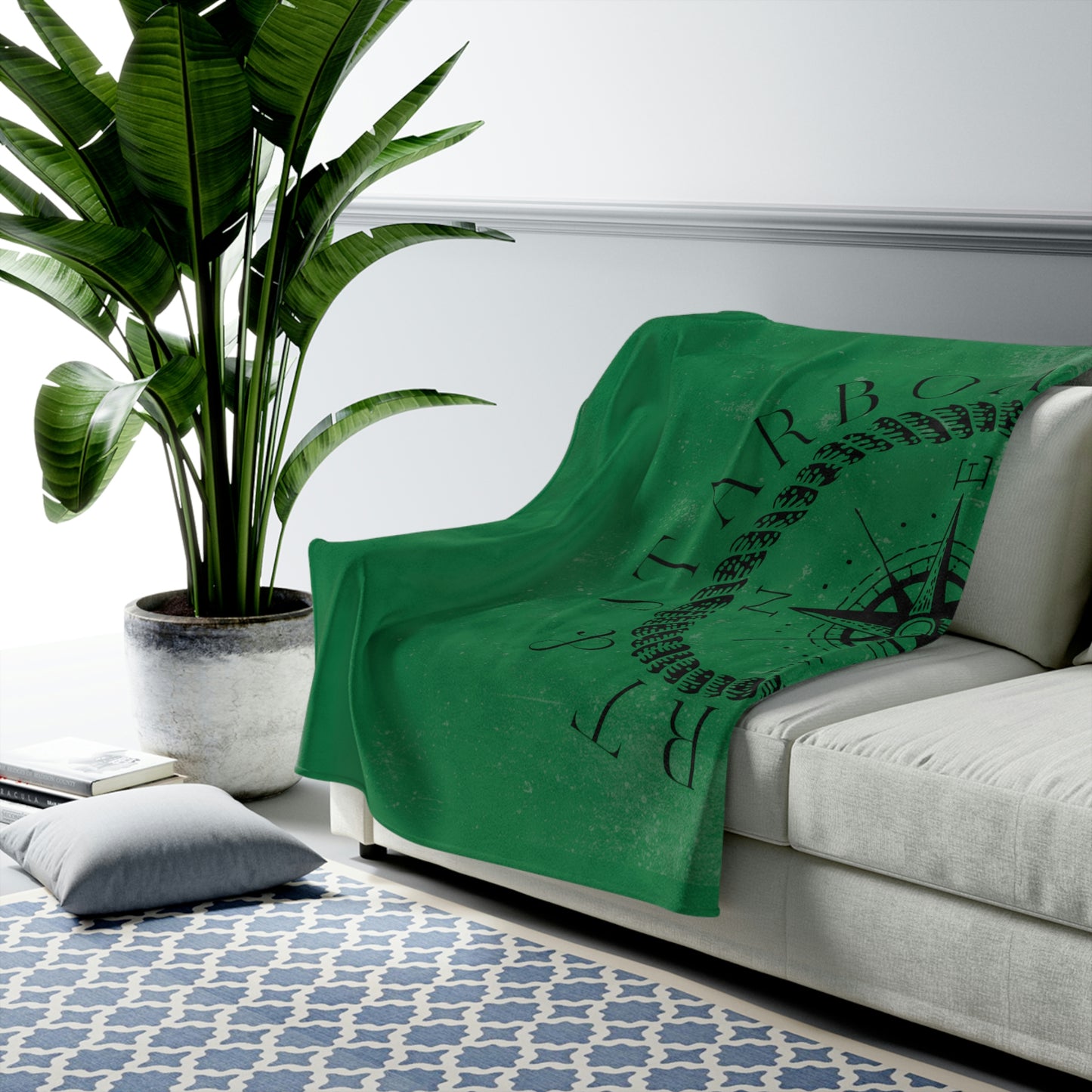 Port & Starboard Inc. Velveteen Plush Blanket - Green